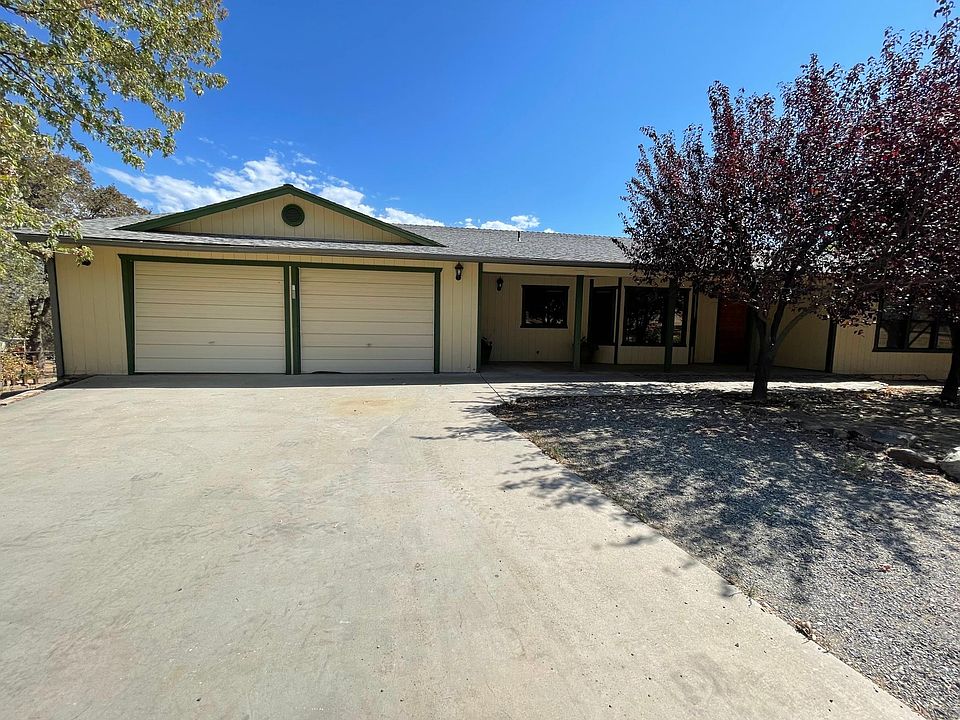 Private driveway entering property.
