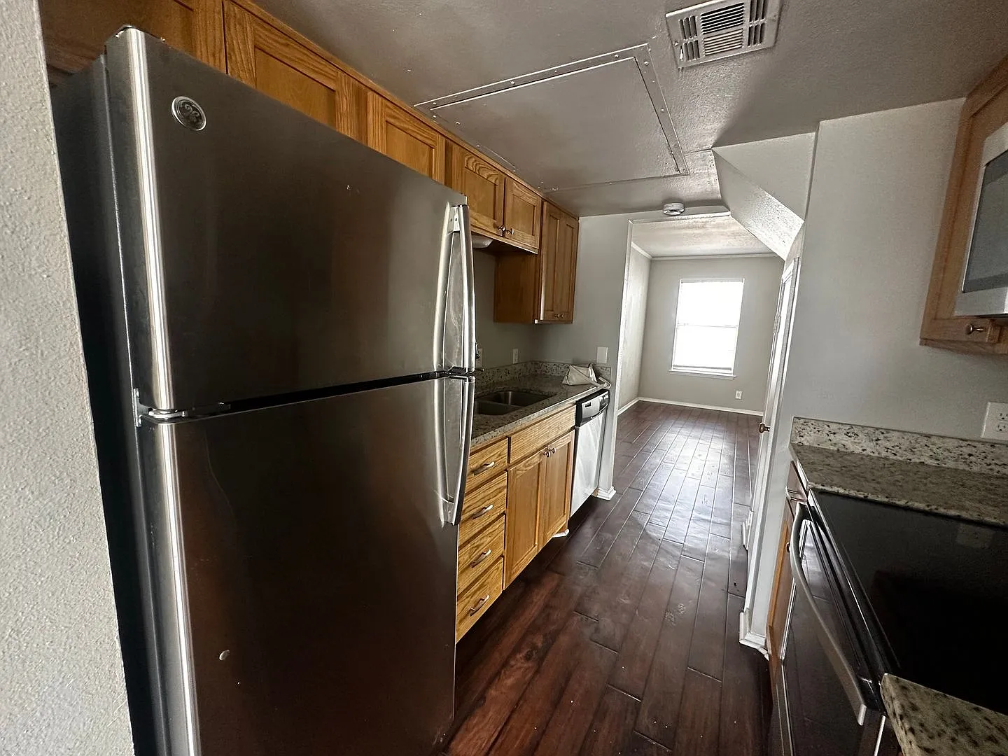 The Centre - 2bd/2.5bth Condo — Photo 4