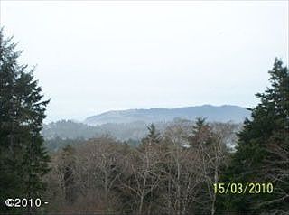 3rd image of 1660 SE Port Dr