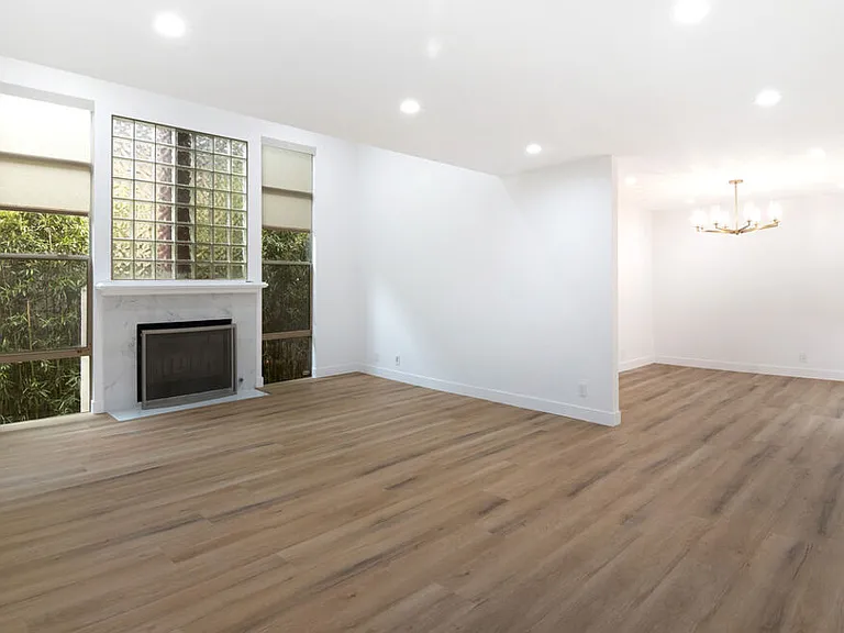 824 Westmount Dr #2 — Photo 2