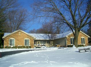 29910 High Valley Rd, Farmington Hills, MI 48331