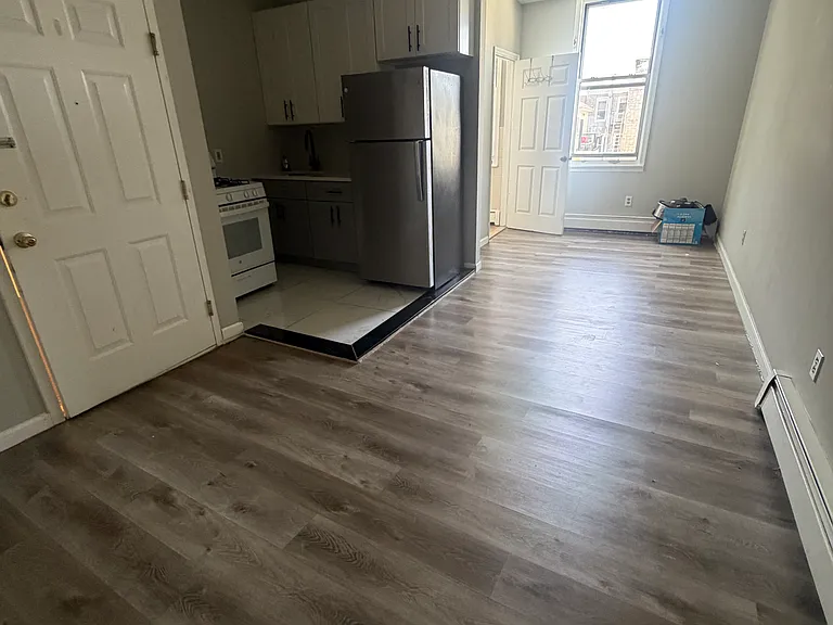 93 Franklin St #3R — Photo 2