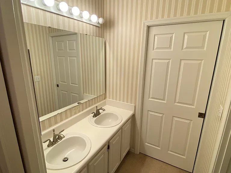 10000 SW 52nd Ave #76 — Photo 8