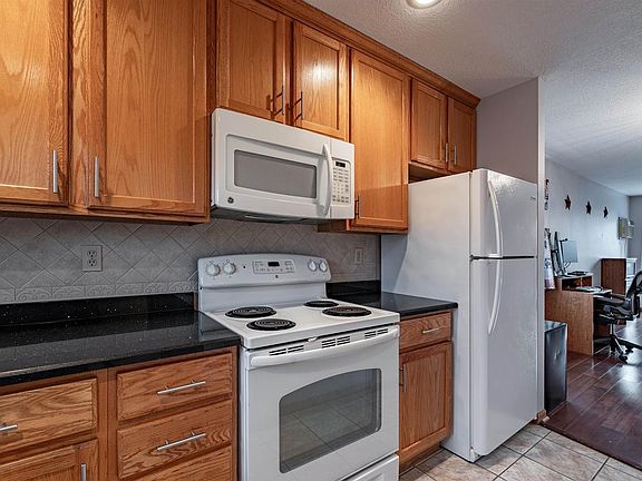 5th image of 306 N SALES STREET