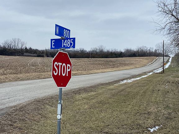 2nd image of 1499 N 800th Rd