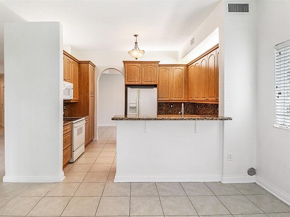 5th image of 7805 Exeter Boulevard #101