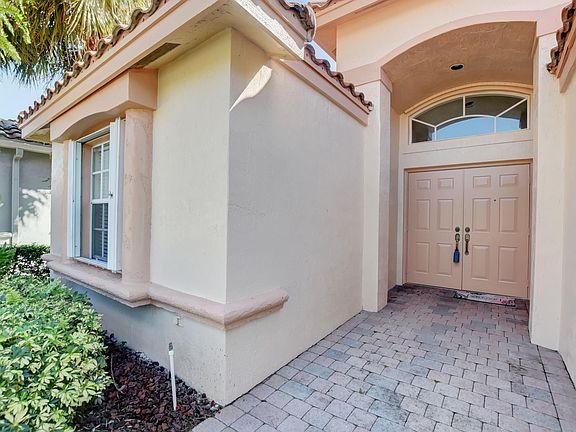 3rd image of 7590 Caprio Dr