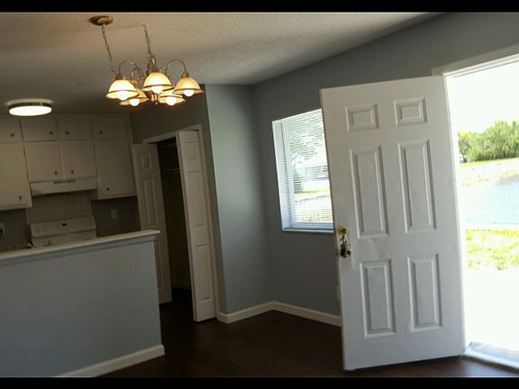 4th image of 113 E Tiffany Dr APT 1