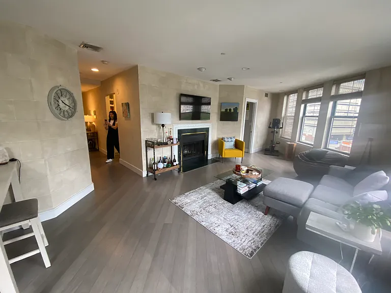 75 Clarendon St #401 — Photo 13