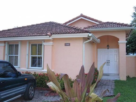 5th image of 742 NW 136th Ave