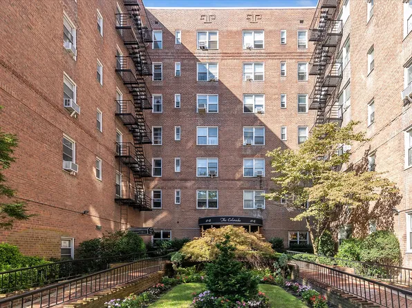 67-12 Yellowstone Boulevard image 23 of 24