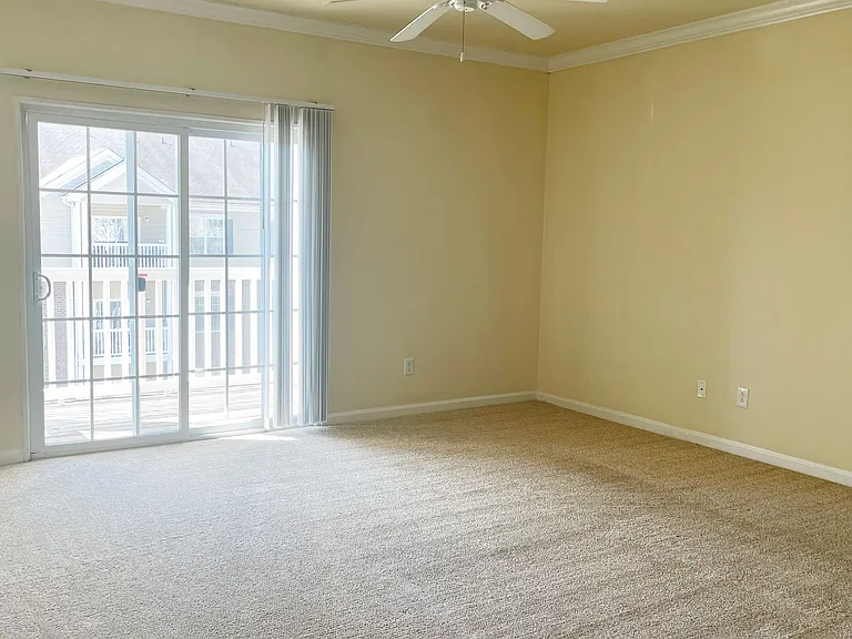Clairmont at Farmgate — Photo 78