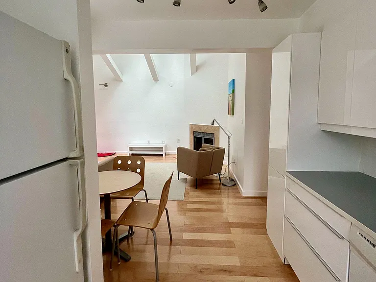 2111 N Scott St #62 — Photo 9