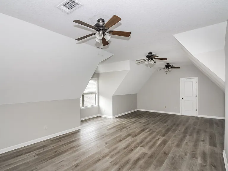 1457 Sawmill Creek Ln — Photo 13