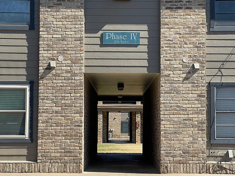 1226 Baylor Ave #121 — Photo 9