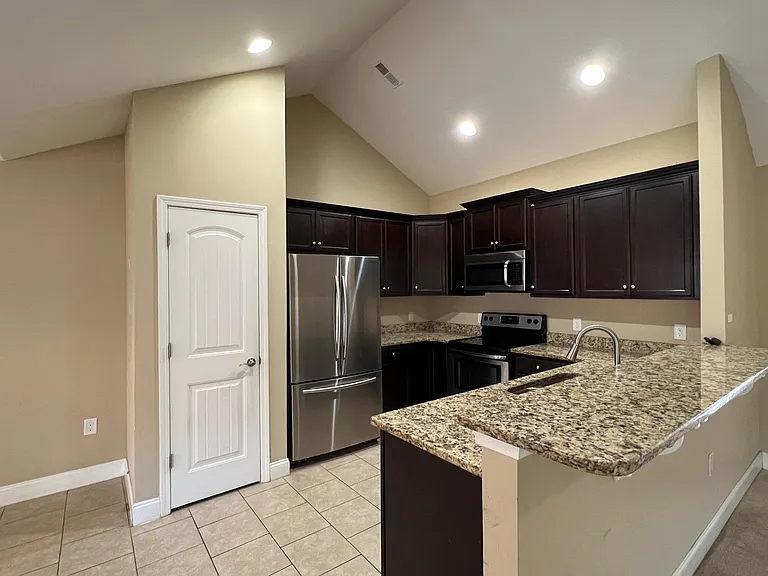 308 Marquis Ct — Photo 7