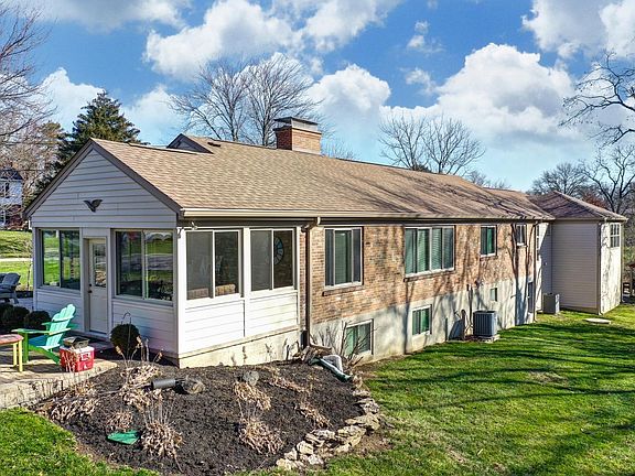 3rd image of 6273 Kenwood Hills Dr