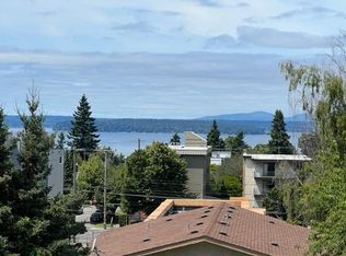 6550 42nd Ave SW APT 2, Seattle, WA 98136