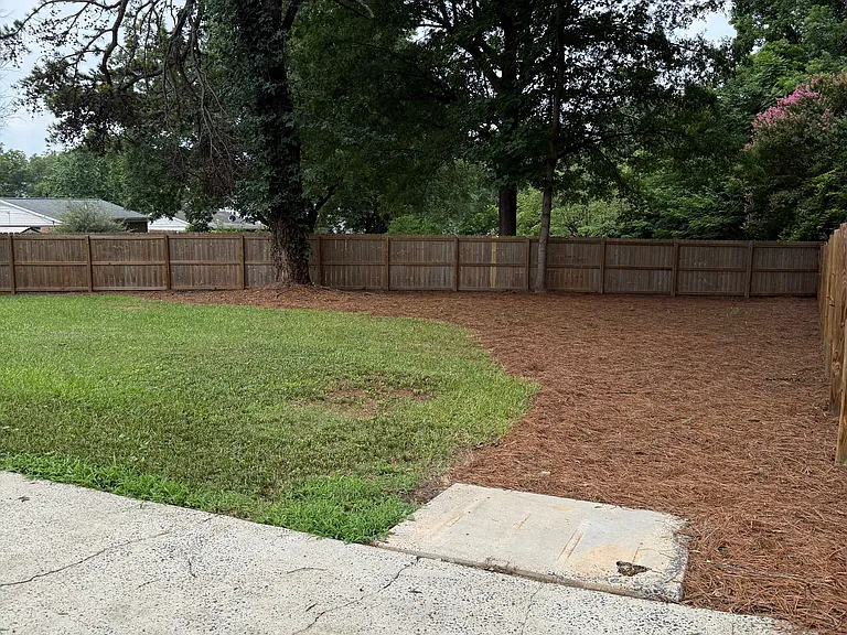 2311 Crestview Dr — Photo 22