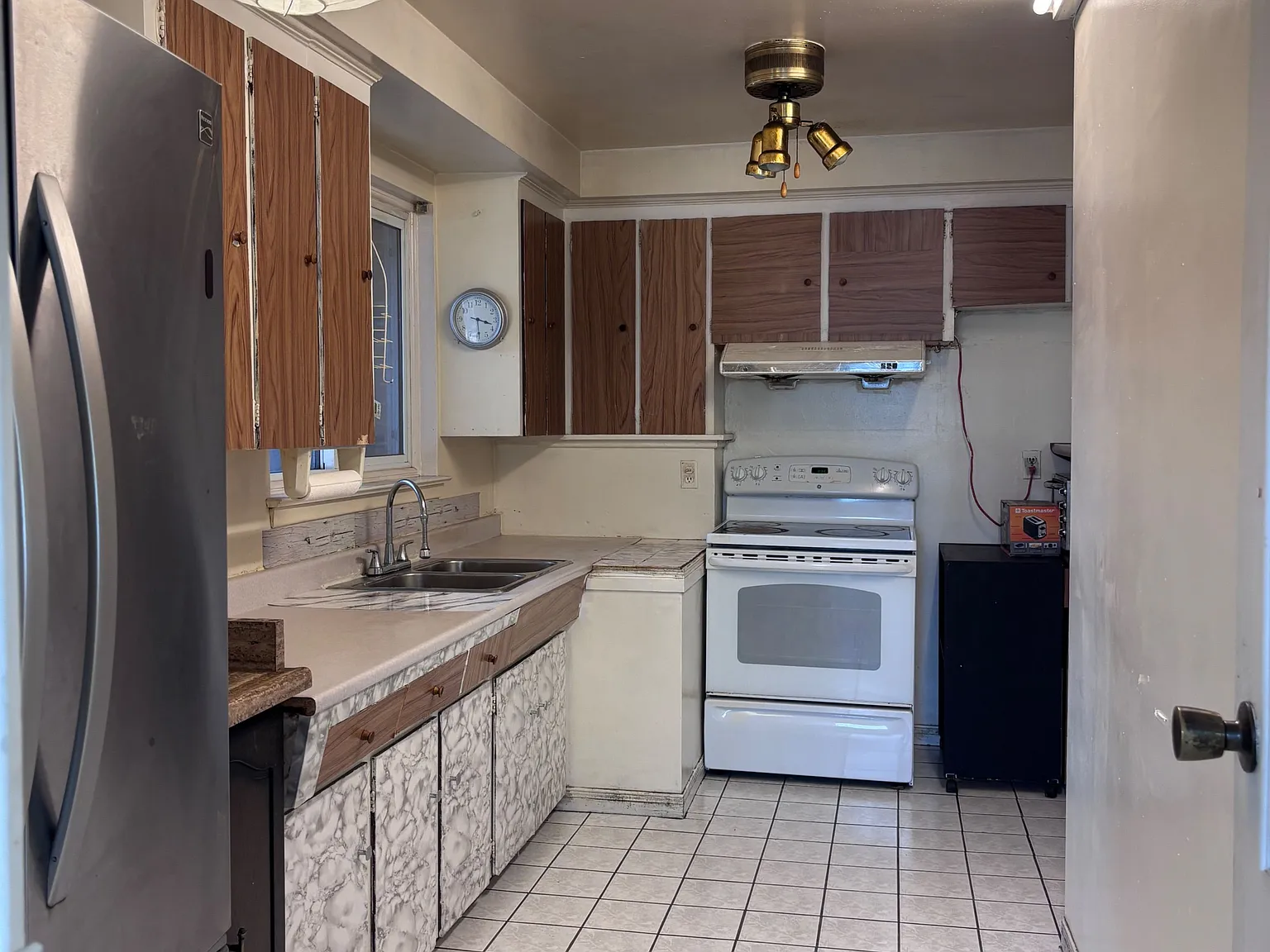 3 bed, $2,380 — Photo 3