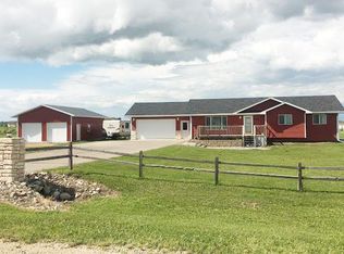 1315 Palomino Rd NE, Minot, ND 58703