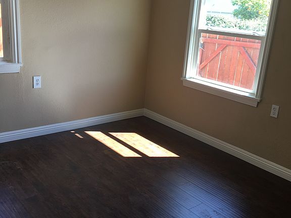 4th image of 983 Wall Ave