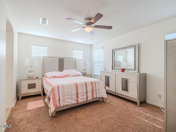 3rd image of 513 N 119TH Drive
