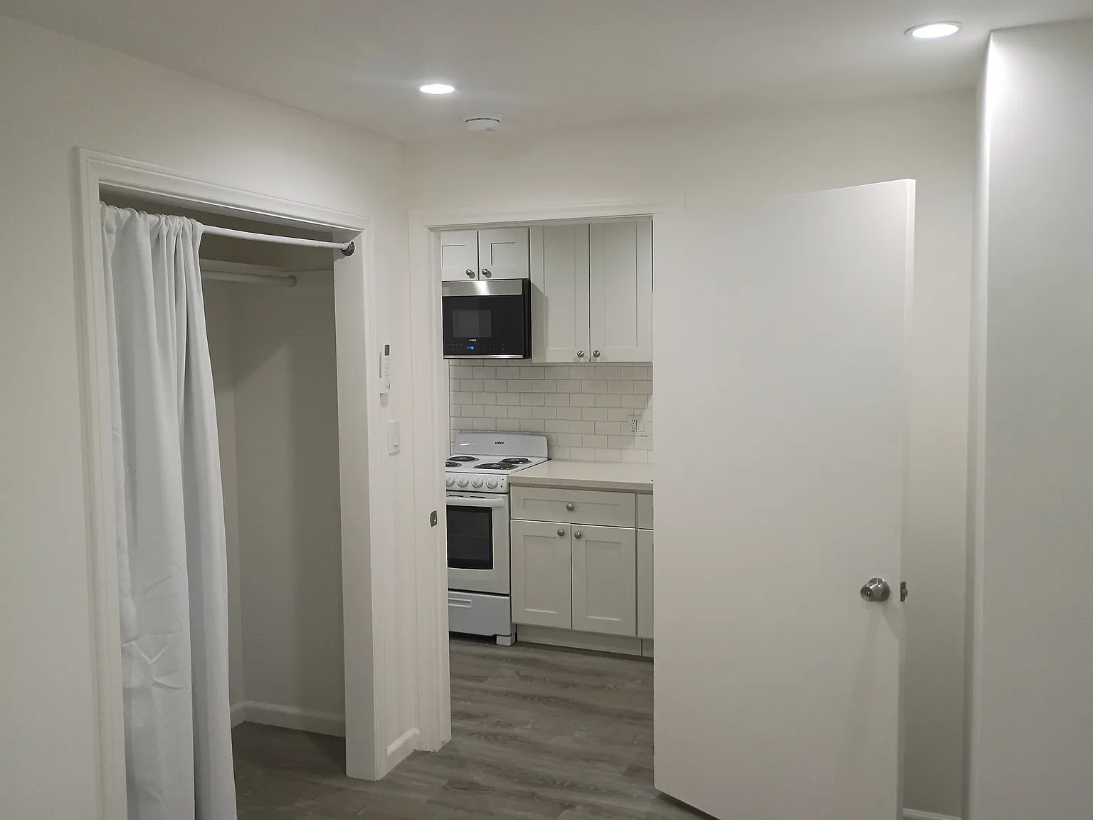 2 bed, 400 sqft, $1,750 — Photo 1