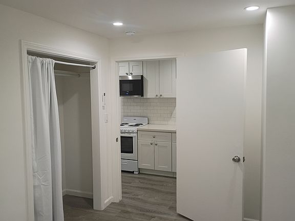 2nd image of 2125 Magnolia St