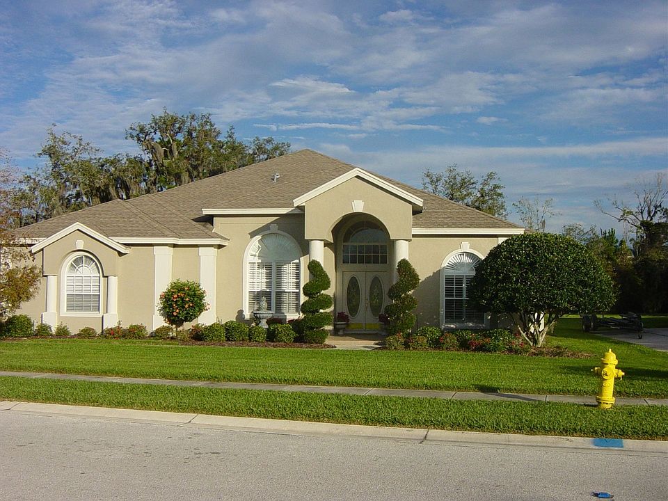 1st image of 585 Avon Glade Pl