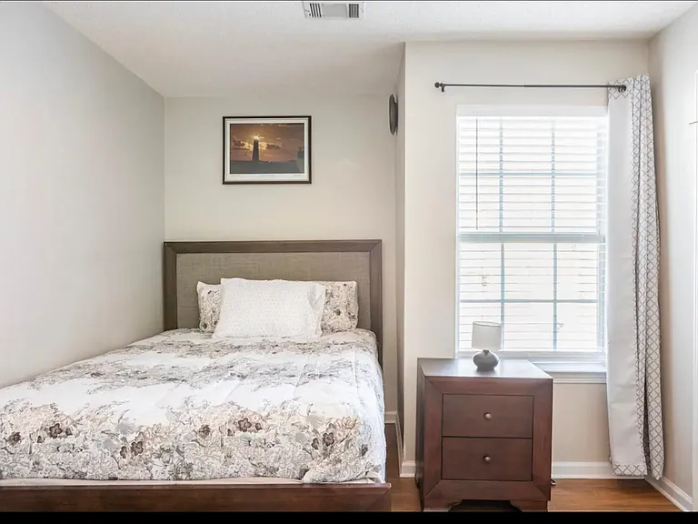 1934 Eshelman Ct — Photo 19