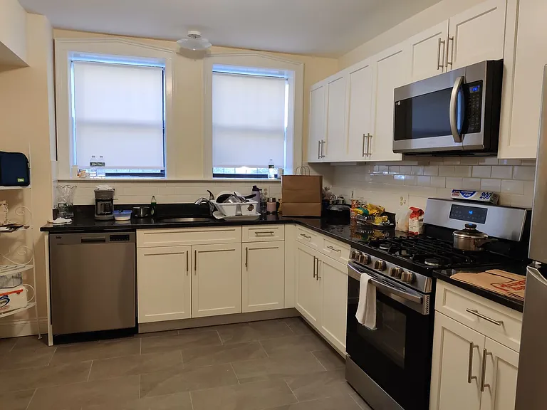 22 Glenville Ave #1D — Photo 2