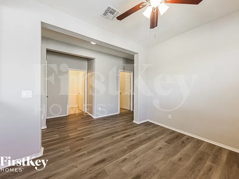 18068 W Tina Ln — Photo 8