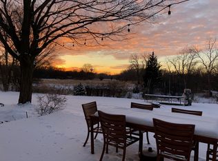 1106 N Shore Ct, Barrington, IL 60010