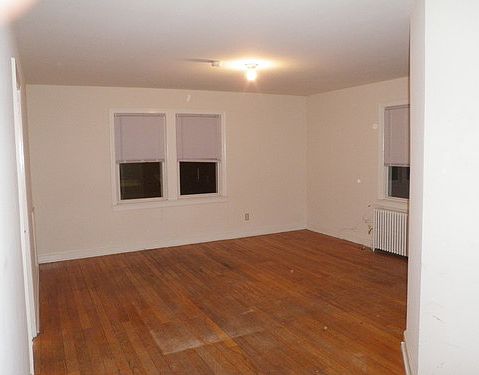 2nd image of 5142 Macarthur Blvd NW APT 201