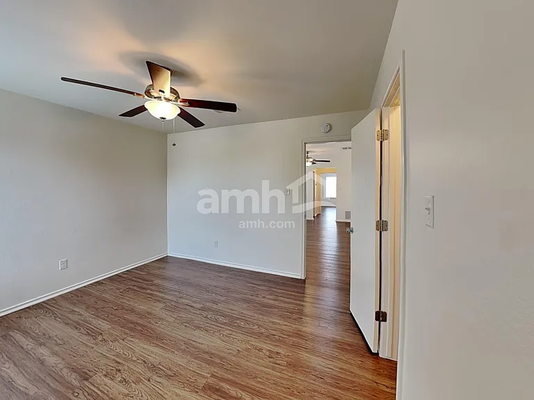 210 Phillips St — Photo 17