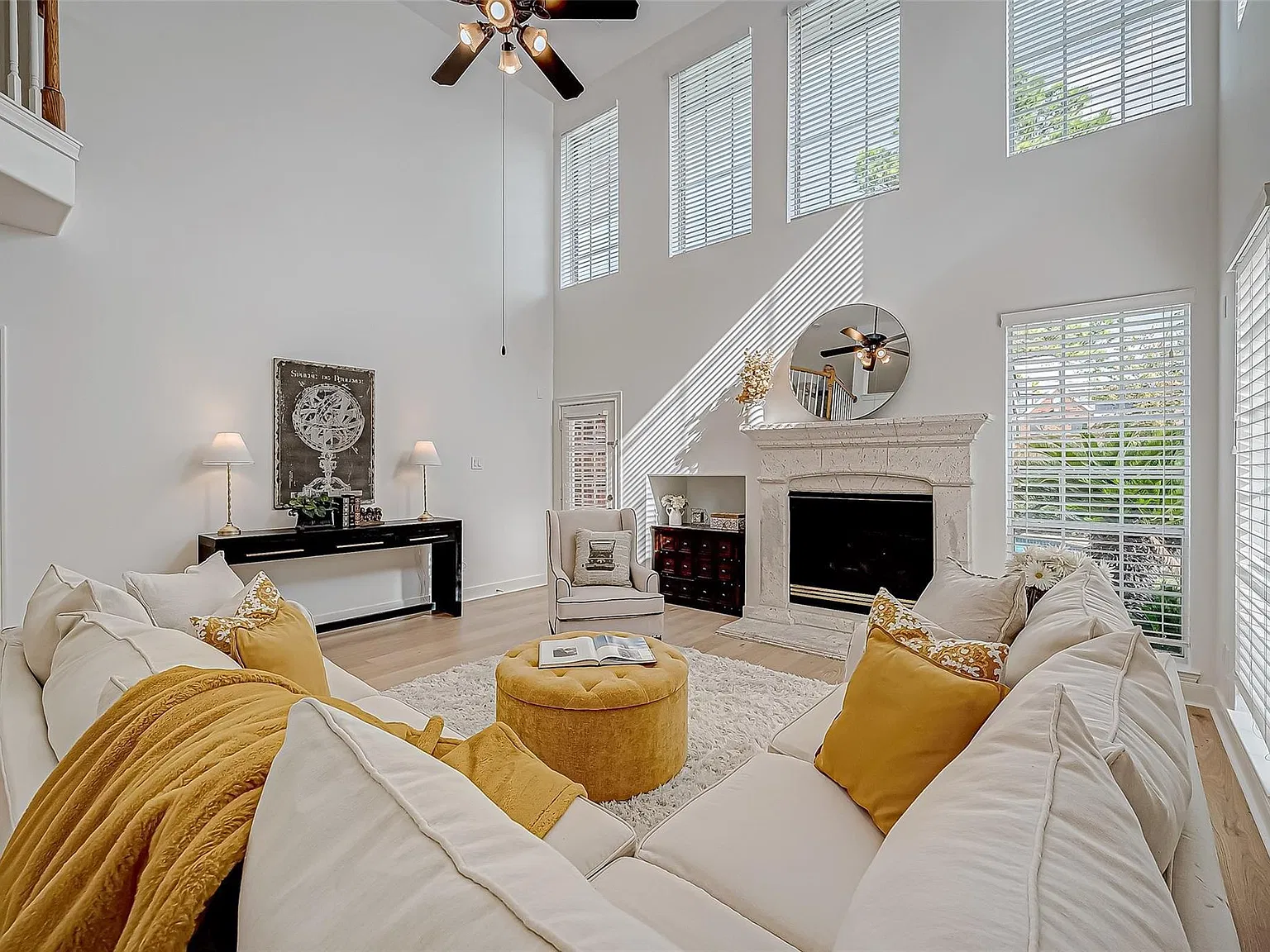 4 bed, 3.5 bath, 3298 sqft, $4,700 — Photo 2