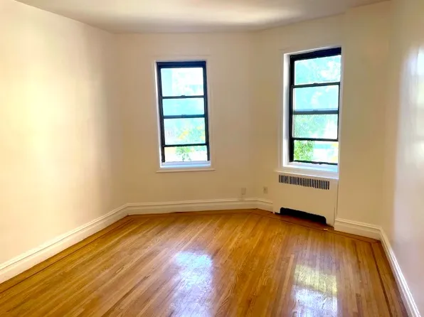 71 Ocean Parkway image 3 of 9