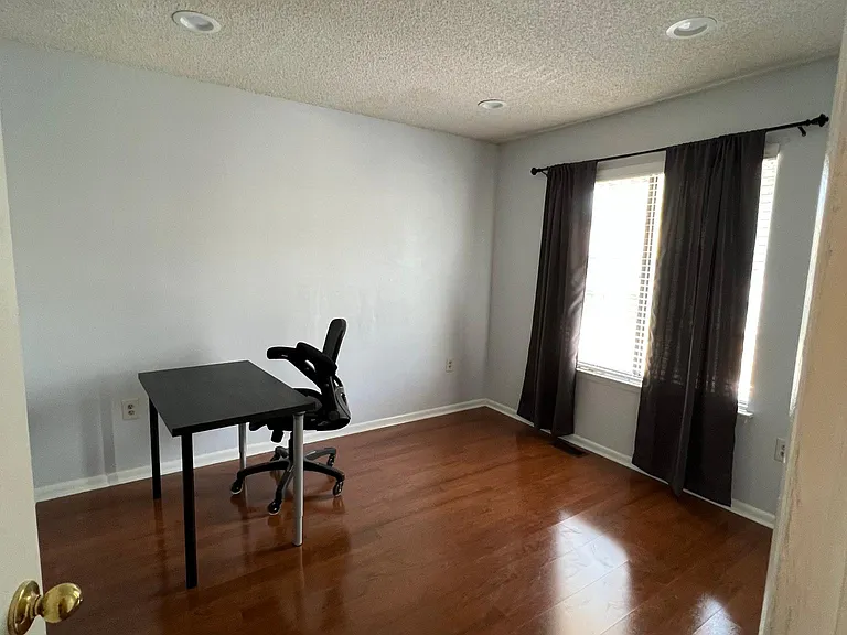 209 Hampshire Dr #209 — Photo 23