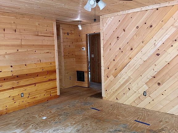5th image of 425 Falcon Cir