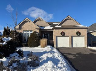 52 Glenora Dr, Loyalist, ON K0H 1G0