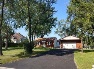 8950 S 83rd Ave, Hickory Hills, IL 60457