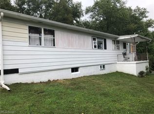 211 Flats Cemetery Rd, New Cumberland, WV 26047