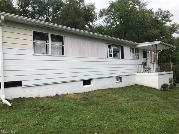 211 Flats Cemetery Rd, New Cumberland, WV 26047