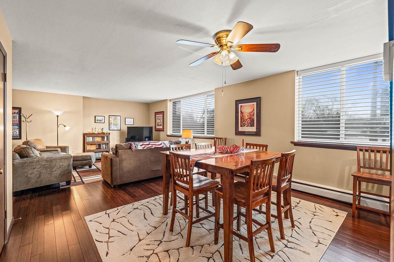 805 East Henry Clay STREET UNIT 305, Milwaukee, WI 53217 Zillow