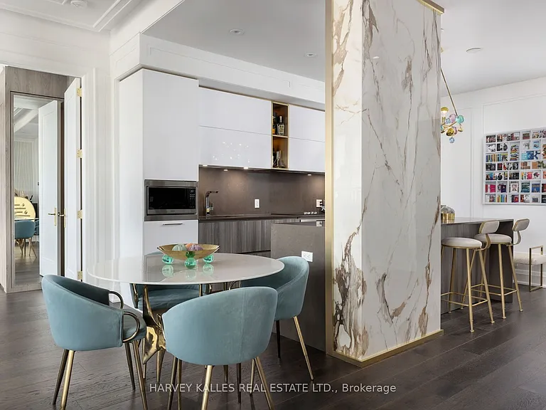 151 Avenue Rd #805 — Photo 18