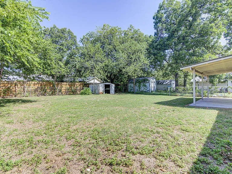 8406 Burrell Dr — Photo 20