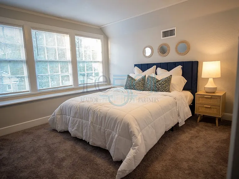 300 S Valentine St #1 — Photo 19
