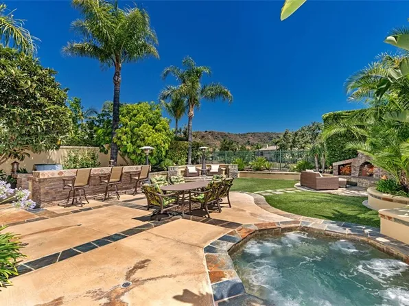 26 Foxtail Ln, Trabuco Canyon, CA 92679