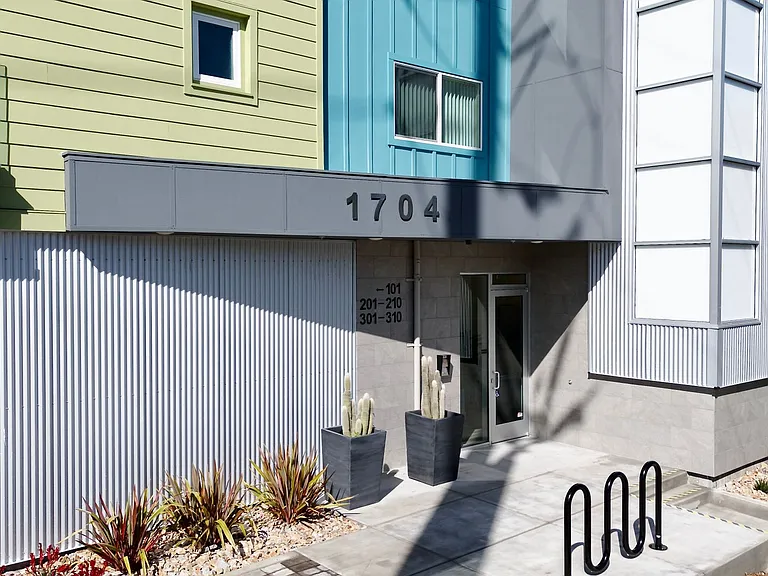 1704 Hornblend St — Photo 5
